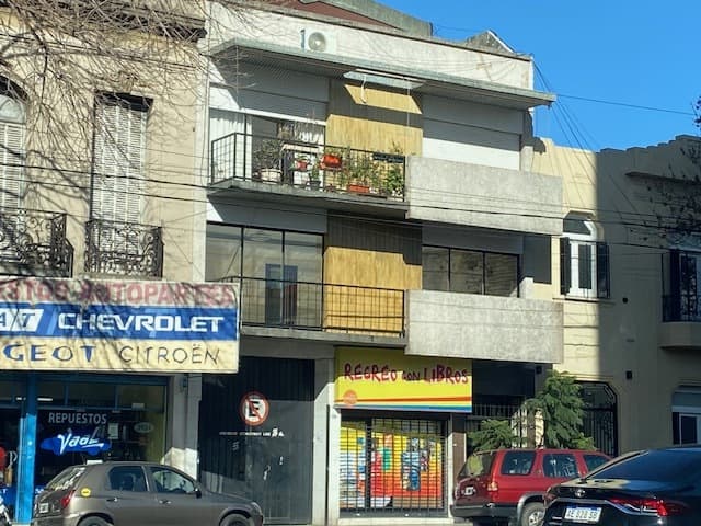 EN DÓLARES- 50 % INDIVISO- BOEDO- OCUPADO- DEPARTAMENTO 4 AMBIENTES- C.A.B.A.-