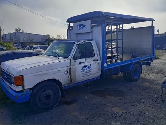 CAMIÓN FORD 400 CON CAJA TIPO REPARTO /SODERA - AÑO 1992