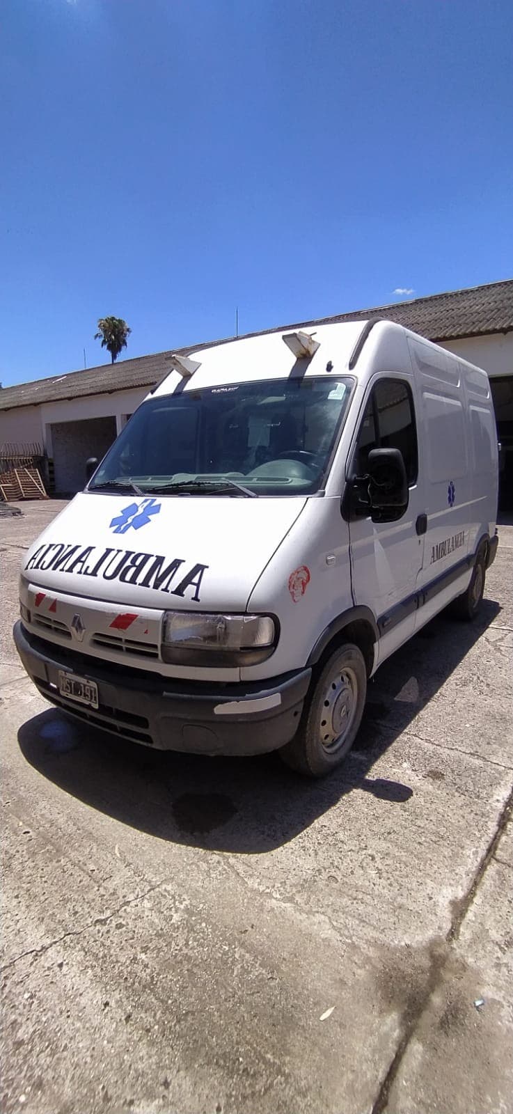 AUTOMOTOR- RENAULT MASTER DCI 120 CORTO - TIPO FURGÓN (AMBULANCIA)- AÑO 2008-