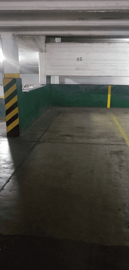 EN DÓLARES- ALMAGRO- COCHERA EN PB-  C.A.B.A.-