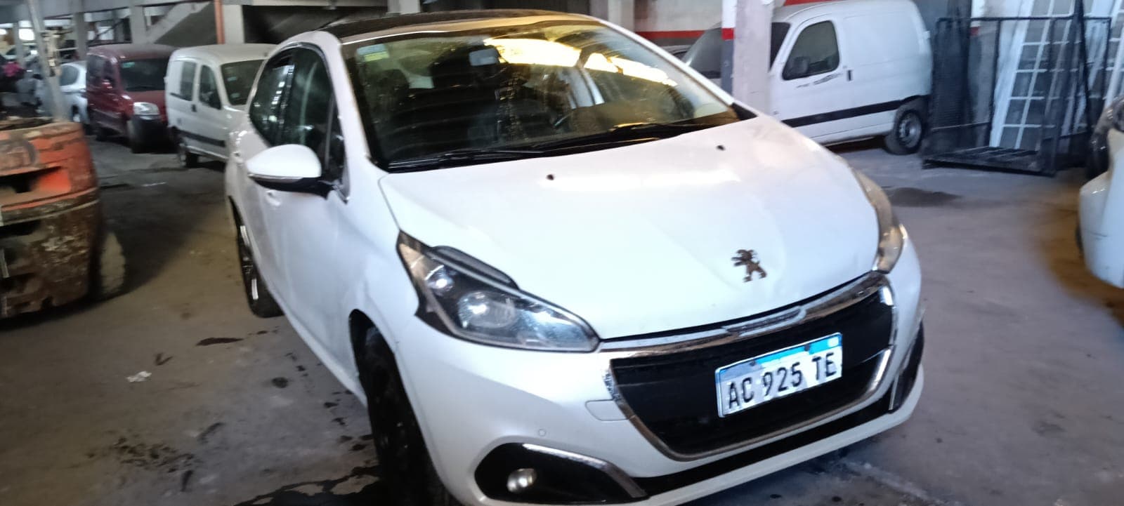AUTOMOTOR- PEUGEOT 208 FELINE  1.6- TIPO SEDAN 5 PUERTAS-AÑO 2018- ESTADO BUENO-