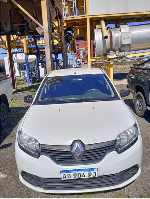 AUTOMOTOR- RENAULT NUEVO LOGAN AUTHENTIQUE PLUS 1.6- TIPO SEDAN 4 PUERTAS- AÑO 2019- ESTADO BUENO-