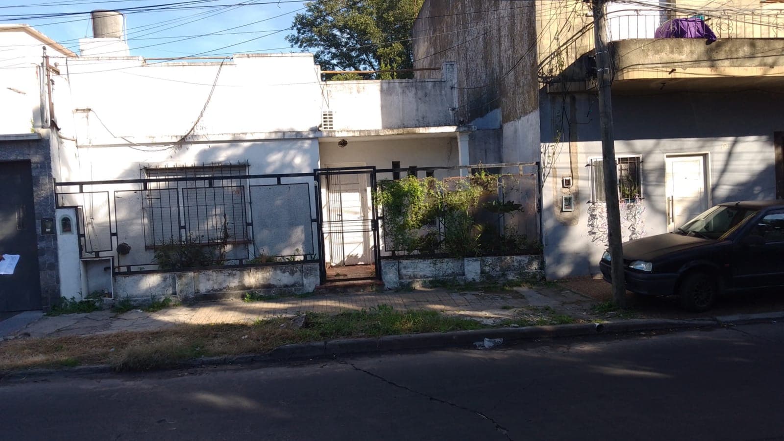 EN DOLARES- OCUPADO- CASA EN LOTE PROPIO- 3 AMBIENTES-SAN MARTIN- Prov. BS.AS.-