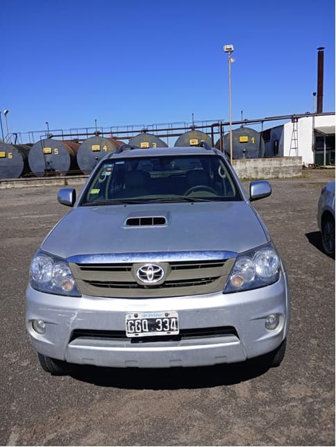 AUTOMOTOR- TOYOTA HILUX SW4 4X4 SRV 3.0 TDIA/T C/CUERO- TODO TERRENO- AÑO 2007-