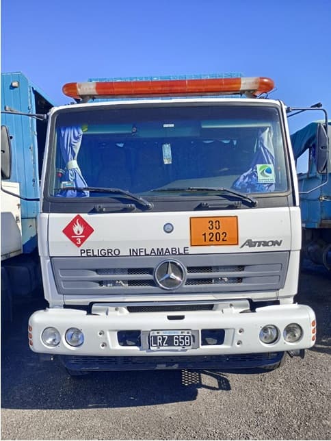 CAMIÓN C/ CABINA C/CAJA METÁLICA-MERCEDES BENZ- 693 VERSION 1720/48- AÑO 2012- ESTADO BUENO-