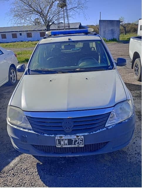 AUTOMOTOR- RENAULT LOGAN 1.6 BV PACK II- TIPO SEDAN 4 PUERTAS- AÑO 2012- ESTADO REGULAR-
