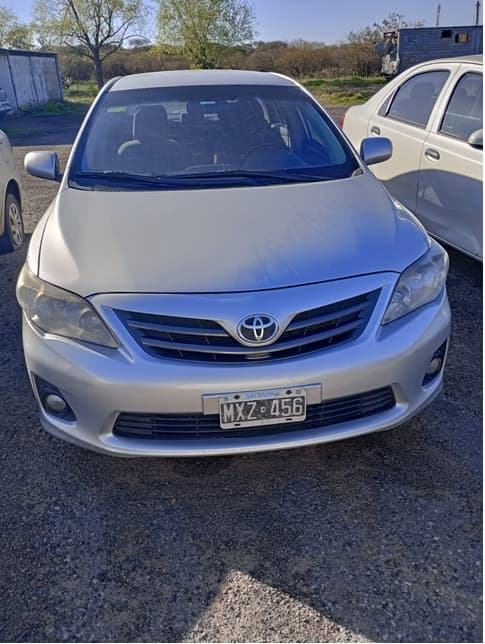 AUTOMOTOR- TOYOTA COROLLA XEI 1.8 M/T- TIPO SEDAN 4 PUERTAS- AÑO 2013-ESTADO BUENO-