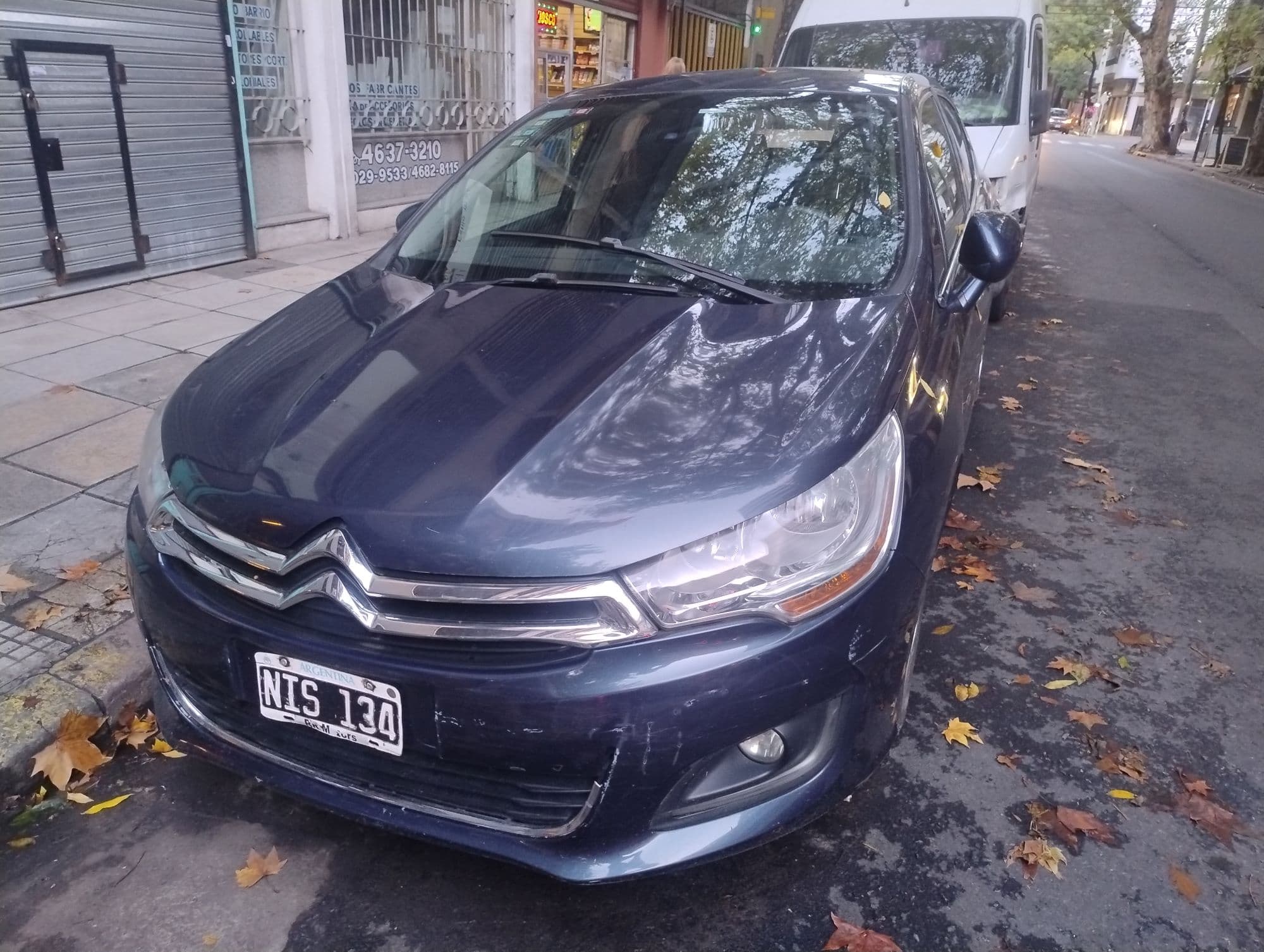 AUTOMOTOR CITROEN- BJ-C4 LOUNGE 1.6 HDITENDANCE- 4 PUERTAS- AÑO 2013- ESTADO BUENO