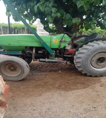 TRACTOR AGRÍCOLA DEUTZ AX 4.60 AÑO 1...