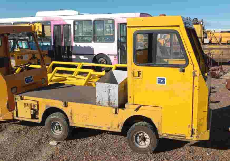 VEHÍCULO DE CARGA/TRANSPORTE INTERNO...