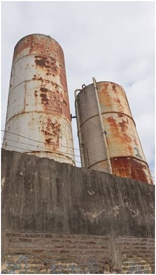 LOTE DE SILOS FIJOS DE 52 Y 60 M3. M...