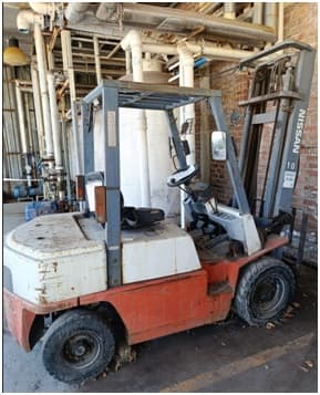 AUTOELEVADOR NISSAN Y CAJA FUERTE.  ...