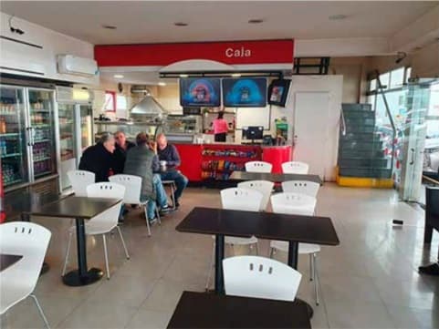 INSTALACIONES DE MINIMERCADO  DE EST...