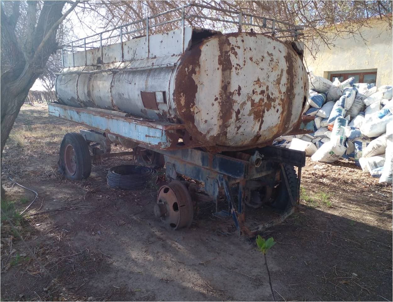 TANQUE DE RIEGO. CAPACIDAD 8.500 LTS...